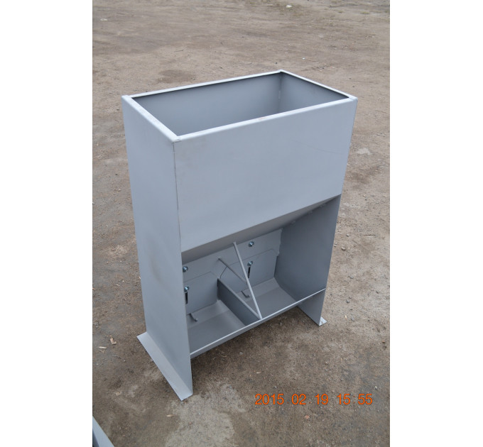 Годівниця для свиней на відкорм 2 секції 140 л 5-15 голів