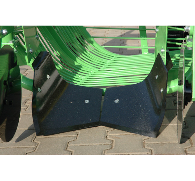 Картофелекопалка вибрационная Bomet Z-655, боковая выгрузка