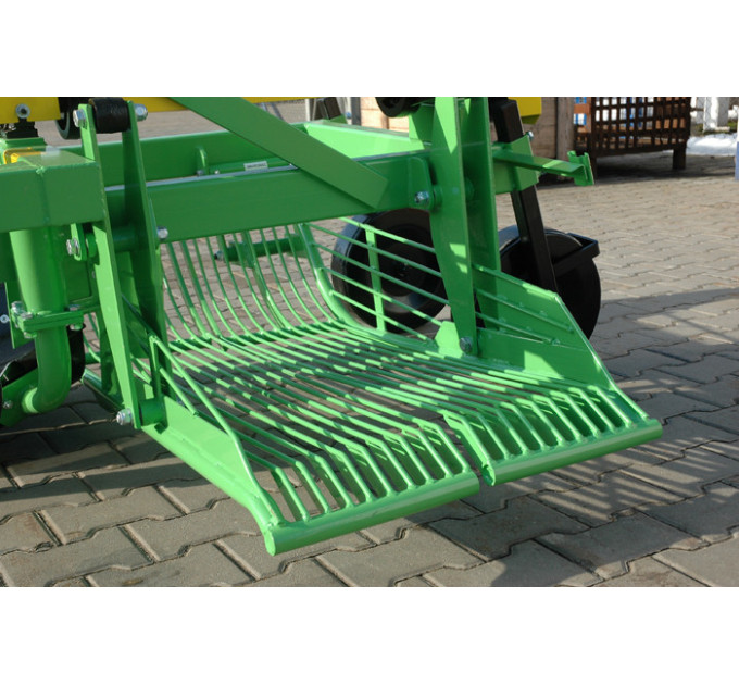 Картофелекопалка вибрационная Bomet Z-655, боковая выгрузка