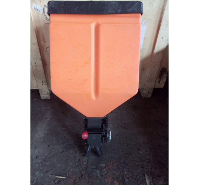 Бак для удобрений на картофелесажалку