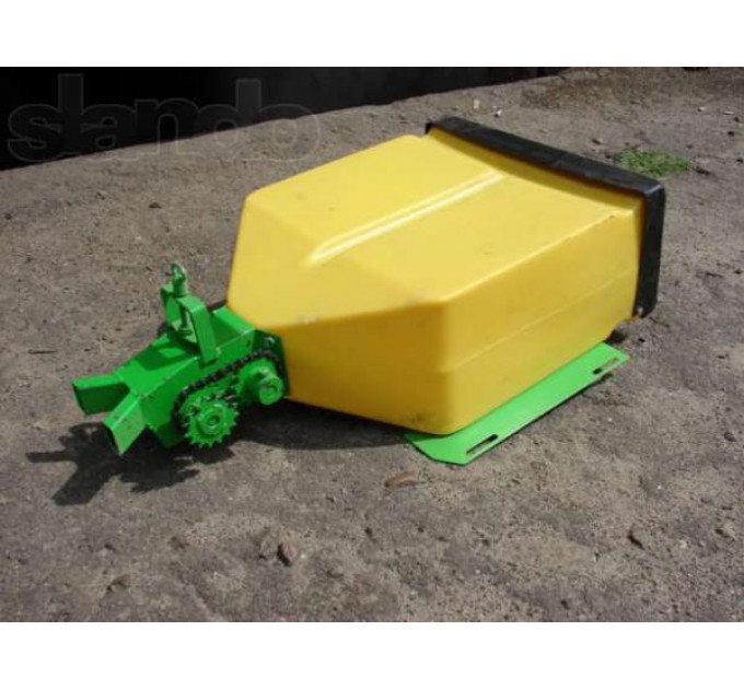 Бак для удобрений на картофелесажалку