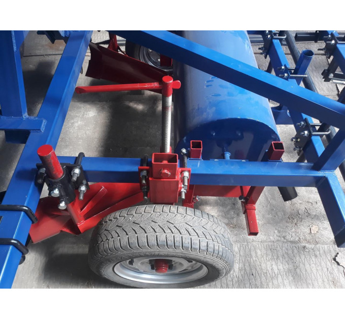 Пленкоукладчик и грядообразователь для посадки ягодных и овощных культур