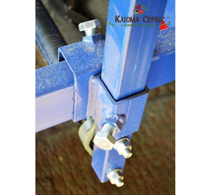 Пленкоукладчик и грядообразователь для посадки ягодных и овощных культур