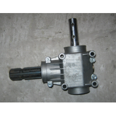 Редуктор на разбрасыватель минеральных удобрений