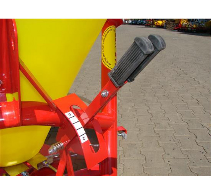 Разбрасыватель минеральных удобрений (пластик) JAR-MET 500 кг