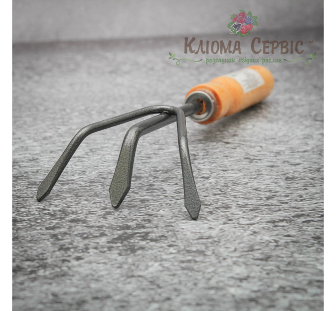 Культиватор с деревянной ручкой