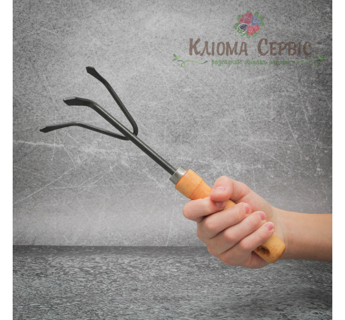 Культиватор с деревянной ручкой