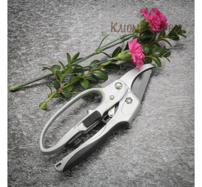 Секатор с храповым механизмом