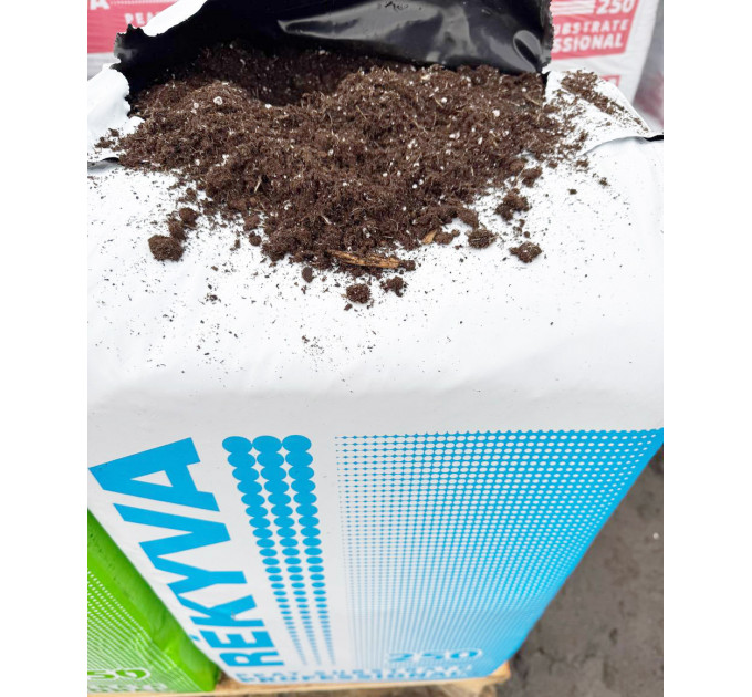 Торфяной субстрат для клубники Remix 2 pH 5.5-6.5 0-20 мм 250 л, Rekyva