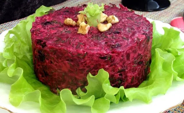 буряк, салат з буряка, приготування салатів з буряка, рецепти салатів з буряка