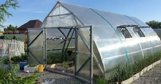 теплиця, використання теплиці, підготовка теплиці до зими, очищення теплиці, захист теплиці, догляд за грунтом у теплиці