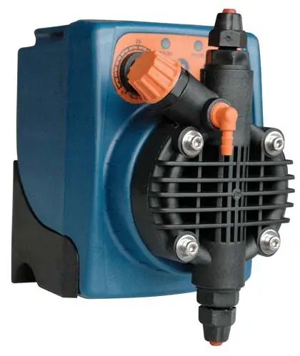 Дозуючий насос для внесення добрив у крапельний полив